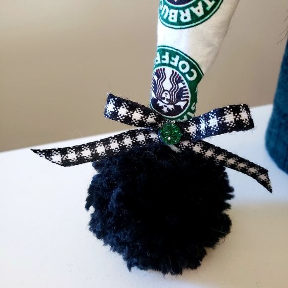 Starbucks Gnome with draped hat - Picture 8 of 10